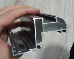 پروفیل دماغه کرتین وال چیست