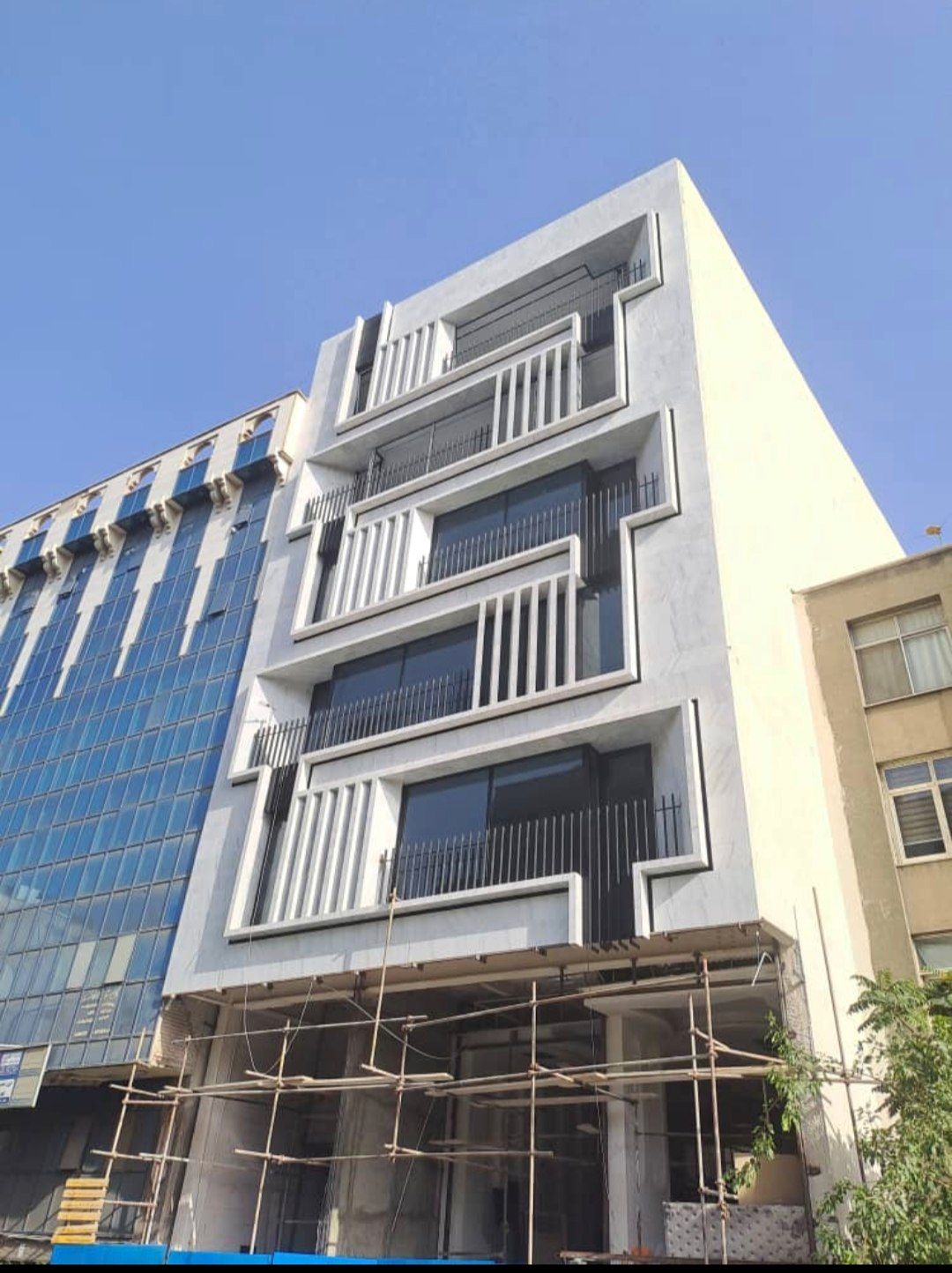 فروش مستقیم پروفیل و لامل کرتین وال از درب کارخانه با قیمت رقابتی