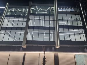 اجرای تخصصی نمای کرتین وال ساختمان نمای کرتین وال یکی از پیشرفتهترین سیستمهای نمای شیشهای در ساختمانهای مدرن است